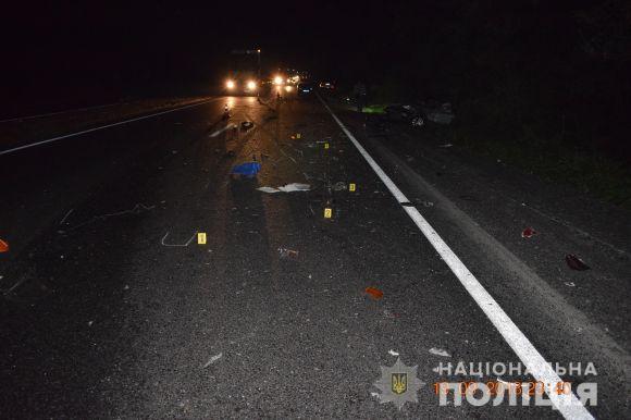 Новини Вінниці - фото з Водій Mercedes переїхав чоловіка на підводі та врізався у вантажівку. Є загиблий Водій Mercedes переїхав чоловіка на підводі та врізався у вантажівку. Є загиблий, фото №2 на сайті 20minut.ua