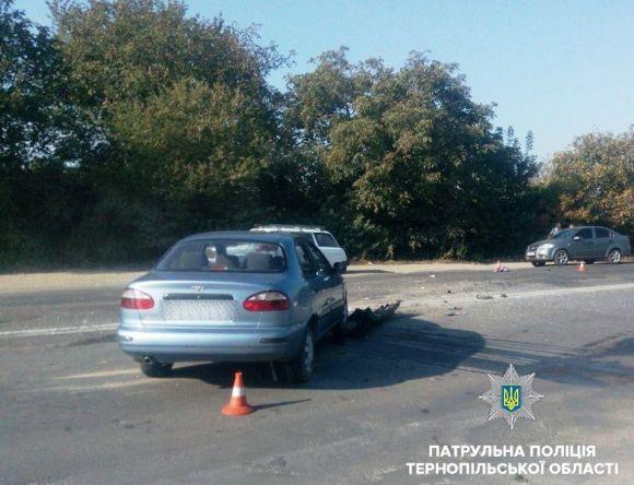 Масштабна аварія на Будного: чотири побиті автівки і двоє травмованих, фото №2 на сайті 20minut.ua