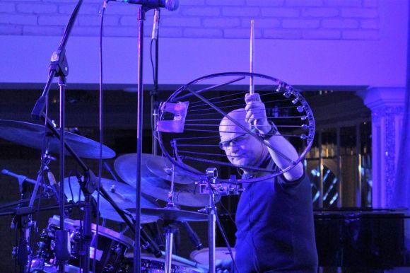 Новини Вінниці - фото з «Я дивний барабанщик». VINNYTSIA JAZZFEST розпочався ударним соло «Я дивний барабанщик». VINNYTSIA JAZZFEST розпочався ударним соло, фото №1 на сайті 20minut.ua