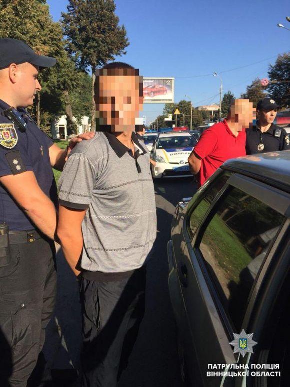 Новини Вінниці - фото з План-перехват у Вінниці: зловили гастролерів, які обкрадали автівки План-перехват у Вінниці: зловили гастролерів, які обкрадали автівки, фото №2 на сайті 20minut.ua