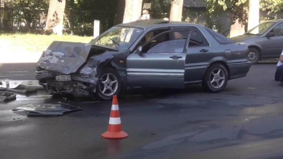 Новини Хмельницького - фото з Лобове зіткнення у Раковому: трьох людей забрали до лікарні Лобове зіткнення у Раковому: трьох людей забрали до лікарні, фото №1 на сайті vsim.ua