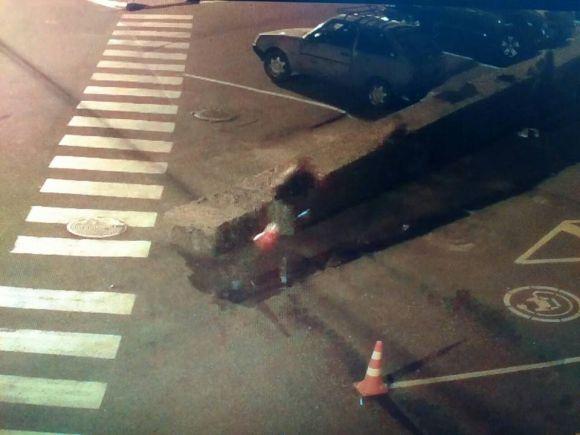 Новини Вінниці - фото з Нічні селфі: дівчинка вкрала конус з парковки за вінницькою мерію Нічні селфі: дівчинка вкрала конус з парковки за вінницькою мерію, фото №2 на сайті 20minut.ua