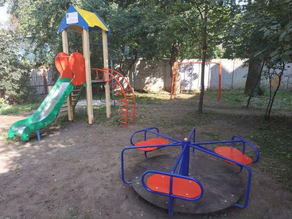 Новини Хмельницького - фото з Нові дитячі і спортивні майданчики у хмельницьких дворах: де з'явились і як виглядають Нові дитячі і спортивні майданчики у хмельницьких дворах: де з'явились і як виглядають, фото №2 на сайті vsim.ua