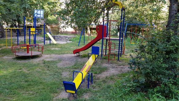 Новини Хмельницького - фото з Нові дитячі і спортивні майданчики у хмельницьких дворах: де з'явились і як виглядають Нові дитячі і спортивні майданчики у хмельницьких дворах: де з'явились і як виглядають, фото №1 на сайті vsim.ua