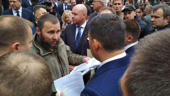 Новини Тернополя - фото з Володимир Гройсман пообіцяв учасникам АТО розібратись у їх зверненнях Володимир Гройсман пообіцяв учасникам АТО розібратись у їх зверненнях, фото №2 на сайті 20minut.ua