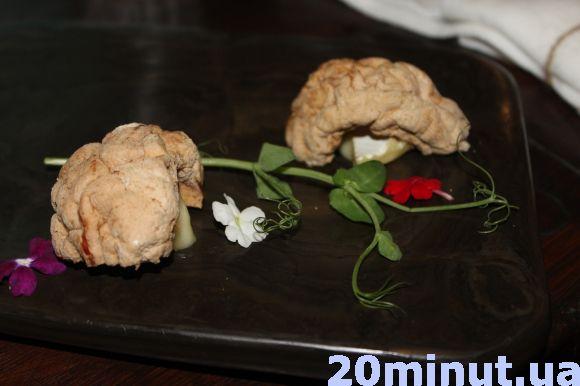 Новини Тернополя - фото з Десерт з ефектом дракона, консоме та власний шовдар. Чим дивував учасник проекту "13 шефів" Десерт з ефектом дракона, консоме та власний шовдар. Чим дивував учасник проекту "13 шефів", фото №3 на сайті 20minut.ua