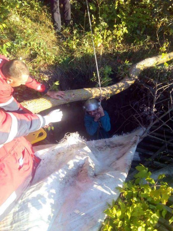 На Ямпільщині 17-річна дівчина впала в криницю та пошкодила хребет, фото №3 на сайті 20minut.ua