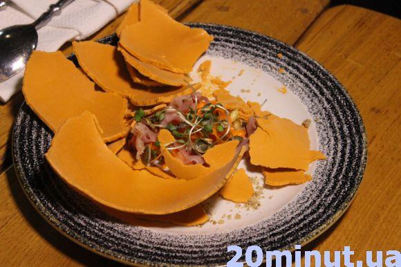 Новини Тернополя - фото з Десерт з ефектом дракона, консоме та власний шовдар. Чим дивував учасник проекту "13 шефів" Десерт з ефектом дракона, консоме та власний шовдар. Чим дивував учасник проекту "13 шефів", фото №2 на сайті 20minut.ua