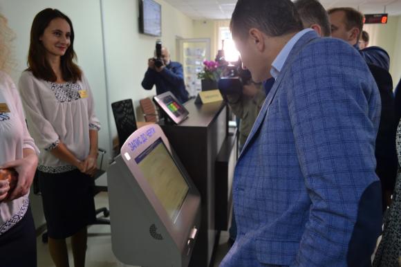 За пенсіями і субсидіями: на Перемоги відкрили нову приймальню соцзахисту, фото №3 на сайті vsim.ua