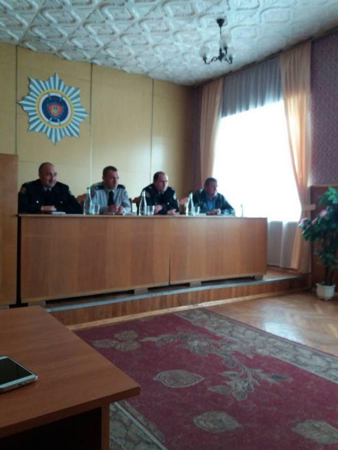Новини Козятина - фото з Утаємничена прес - конференція а скоріше брифінг в поліції Козятина Утаємничена прес - конференція а скоріше брифінг в поліції Козятина, фото №1 на сайті 20minut.ua