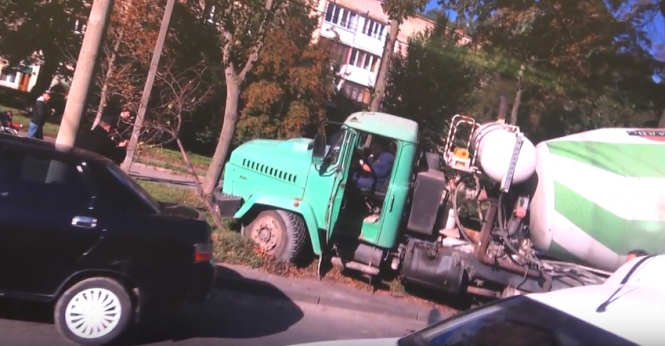 Вінниця 26 вересня: переслідування мотоцикліста та ДТП на Хмельницькому шосе, фото №1 на сайті 20minut.ua