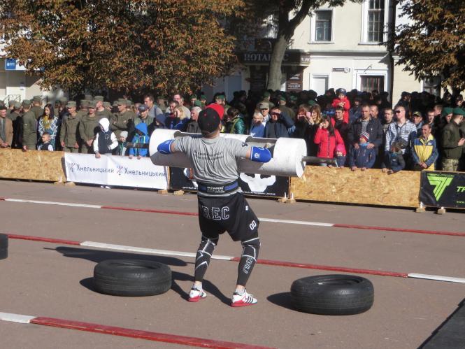 Новини Хмельницького - фото з На майдані Незалежності богатирі демонстрували силу та вправність На майдані Незалежності богатирі демонстрували силу та вправність, фото №7 на сайті vsim.ua