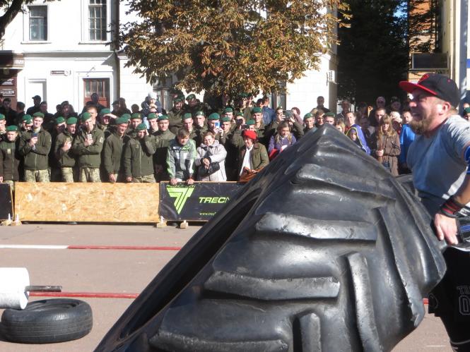 Новини Хмельницького - фото з На майдані Незалежності богатирі демонстрували силу та вправність На майдані Незалежності богатирі демонстрували силу та вправність, фото №5 на сайті vsim.ua