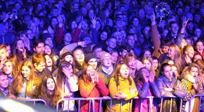 The Hardkiss привітав Хмельницький з Днем міста (ФОТО і ВІДЕО), фото №15 на сайті vsim.ua