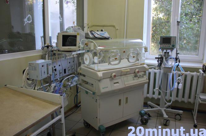 В міській лікарні Кам'янця  японці перевірили, як використовують закуплене ними обладнання, фото №2 на сайті 20minut.ua