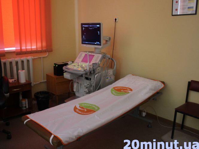 В міській лікарні Кам'янця  японці перевірили, як використовують закуплене ними обладнання, фото №1 на сайті 20minut.ua