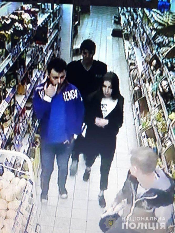 Новини Вінниці - фото з У Вінниці пропала 14-річна Анна. Її бачили в АТБ на Пирогова з трьома чоловіками У Вінниці пропала 14-річна Анна. Її бачили в АТБ на Пирогова з трьома чоловіками, фото №1 на сайті 20minut.ua