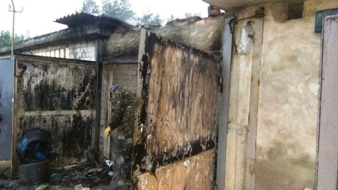 Житомирська область: ліквідовано пожежу в гаражах, фото №1 на сайті 20minut.ua