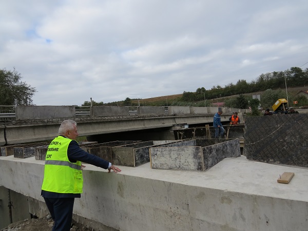 Новини Кам'янця-Подільського - фото з Ремонт моста на  Ремонт моста на "Тещиному язиці" продовжується, фото №1 на сайті 20minut.ua