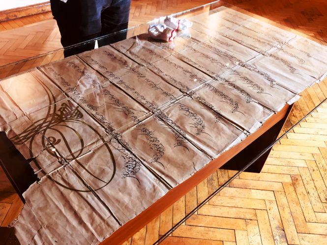 У музеї Кам’янця відбулися зйомки грамоти султана Мехмеда, фото №2 на сайті 20minut.ua