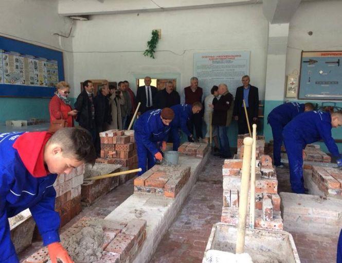 Новини Хмельницького - фото з За ініціативи Сергія Лабазюка на Хмельниччині триває діалог між представниками бізнесу та професійно-технічної освіти (Життєва позиція) За ініціативи Сергія Лабазюка на Хмельниччині триває діалог між представниками бізнесу та професійно-технічної освіти (Життєва позиція), фото №3 на сайті vsim.ua