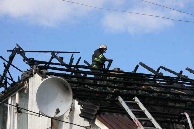 У Вінниці 17 пожежників гасили двоповерховий будинок на вулиці Головній, фото №4 на сайті 20minut.ua