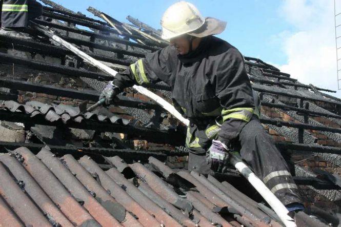 У Вінниці 17 пожежників гасили двоповерховий будинок на вулиці Головній, фото №5 на сайті 20minut.ua