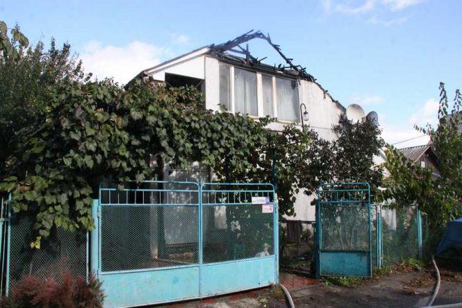 У Вінниці 17 пожежників гасили двоповерховий будинок на вулиці Головній, фото №1 на сайті 20minut.ua