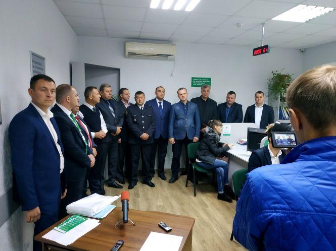 Новини Житомира - фото з У Новограді-Волинському офіційно презентували оновлений сервісний центр МВС У Новограді-Волинському офіційно презентували оновлений сервісний центр МВС, фото №1 на сайті 20minut.ua