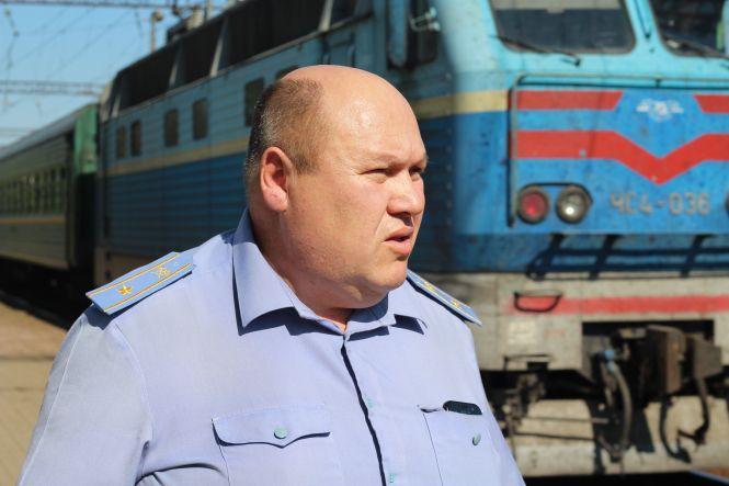 Як з  калинівського «пекла» вручну штовхали дві залізничні платформи з озброєнням, фото №1 на сайті 20minut.ua