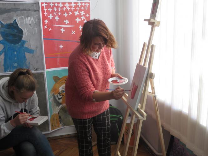 Новини Хмельницького - фото з У художньому музеї показали, як створювати шедеври акрилом У художньому музеї показали, як створювати шедеври акрилом, фото №8 на сайті vsim.ua