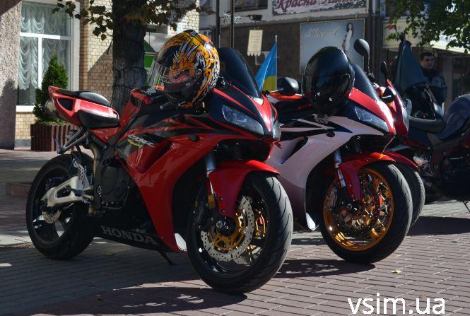 Новини Хмельницького - фото з Мотосезон у Хмельницькому закрили "залізною" виставкою Мотосезон у Хмельницькому закрили "залізною" виставкою, фото №2 на сайті vsim.ua