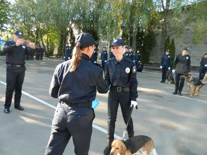 Новини Житомира - фото з На вірність українському народу присягнуло 22 поліцейських-кінолога. ФОТО На вірність українському народу присягнуло 22 поліцейських-кінолога. ФОТО, фото №4 на сайті 20minut.ua