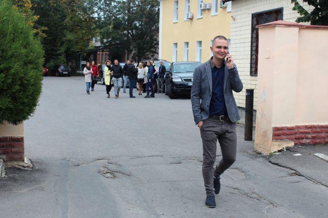 Новини Вінниці - фото з Помпезна виписка з пологового:  Bentley, БТР та величезні букети квітів Помпезна виписка з пологового:  Bentley, БТР та величезні букети квітів, фото №2 на сайті 20minut.ua