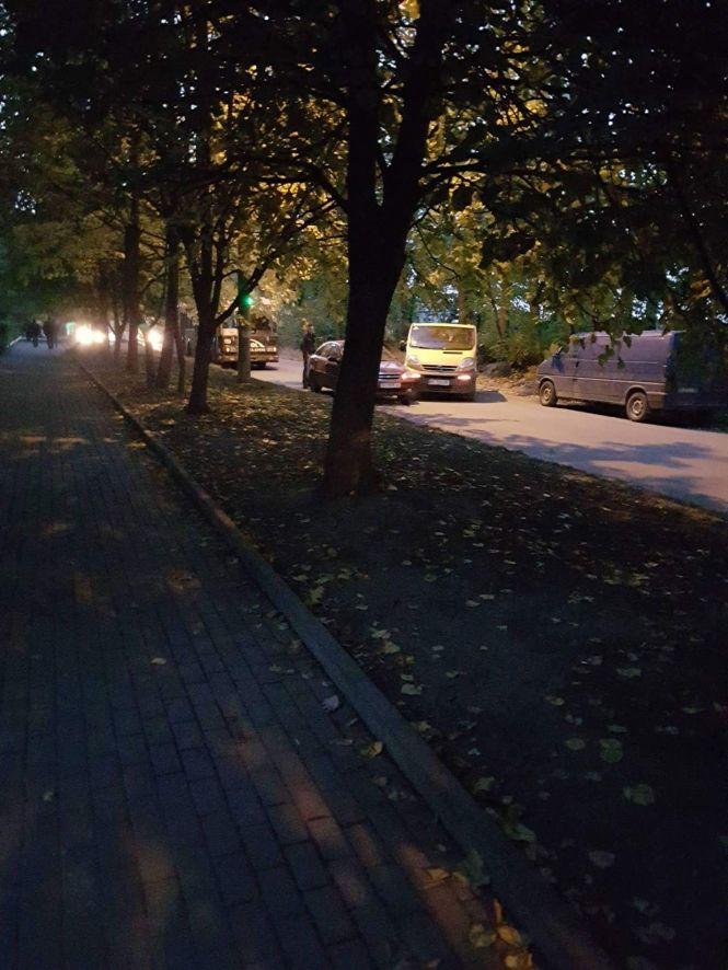 На Морозенка через ДТП не можуть проїхати тролейбуси, фото №1 на сайті 20minut.ua