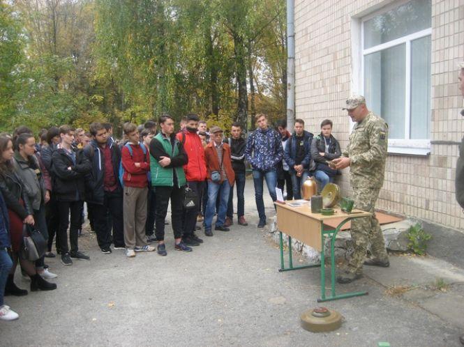 Освітяни і студенти Кам'янця пройшли тренування з питань цивільного захисту, фото №1 на сайті 20minut.ua