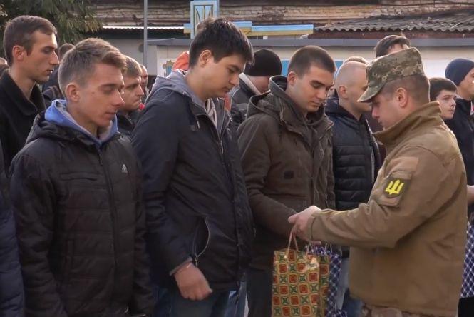 Новини Хмельницького - фото з Армія кличе: на службу відправили перших хмельницьких призовників Армія кличе: на службу відправили перших хмельницьких призовників, фото №1 на сайті vsim.ua
