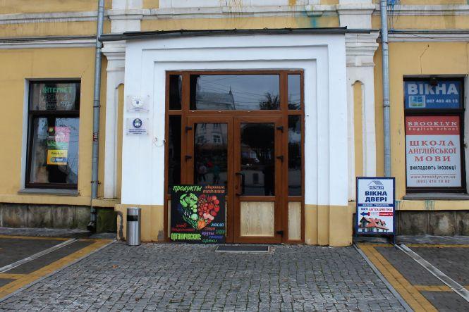 Новини Вінниці - фото з «Вітрина» правильних вивісок. Процес очищення Соборної на фінішній прямій «Вітрина» правильних вивісок. Процес очищення Соборної на фінішній прямій, фото №6 на сайті 20minut.ua