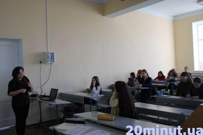 Новини Кам'янця-Подільського - фото з У Кам'янці стартували заняття у школі юного журналіста У Кам'янці стартували заняття у школі юного журналіста, фото №1 на сайті 20minut.ua