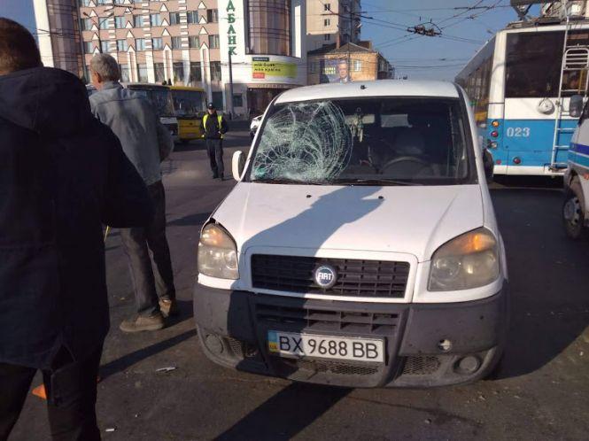 Новини Хмельницького - фото з В центрі Хмельницького "Fiat" збив велосипедиста. Він у лікарні В центрі Хмельницького "Fiat" збив велосипедиста. Він у лікарні, фото №2 на сайті vsim.ua