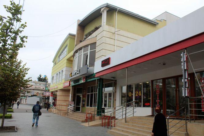 Новини Вінниці - фото з «Вітрина» правильних вивісок. Процес очищення Соборної на фінішній прямій «Вітрина» правильних вивісок. Процес очищення Соборної на фінішній прямій, фото №5 на сайті 20minut.ua