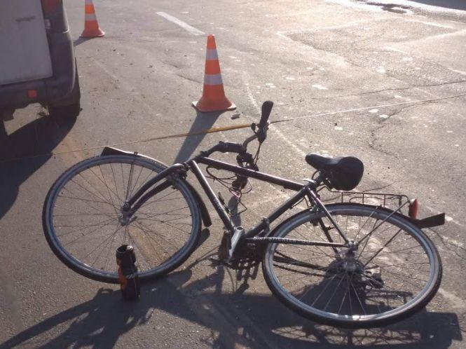 Новини Хмельницького - фото з В центрі Хмельницького "Fiat" збив велосипедиста. Він у лікарні В центрі Хмельницького "Fiat" збив велосипедиста. Він у лікарні, фото №1 на сайті vsim.ua