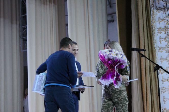 Як вшановували пам'ять і вітали військовослужбовців у Кам'янці (ФОТО), фото №12 на сайті 20minut.ua