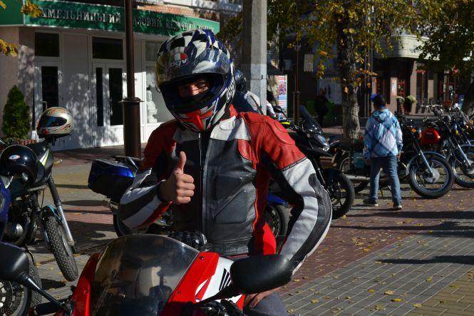 Новини Хмельницького - фото з Під рев моторів байкери закрили мотосезон у Хмельницькому (ФОТО) Під рев моторів байкери закрили мотосезон у Хмельницькому (ФОТО), фото №12 на сайті vsim.ua