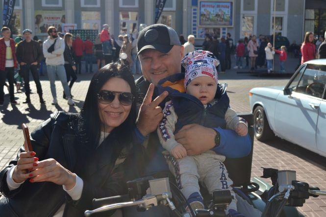 Новини Хмельницького - фото з Під рев моторів байкери закрили мотосезон у Хмельницькому (ФОТО) Під рев моторів байкери закрили мотосезон у Хмельницькому (ФОТО), фото №13 на сайті vsim.ua