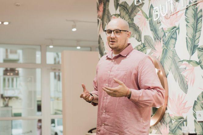 Новини Тернополя - фото з Як жінці поєднати в собі одночасно коханку, маму і друга Як жінці поєднати в собі одночасно коханку, маму і друга, фото №1 на сайті 20minut.ua