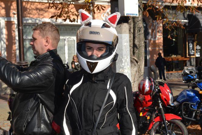 Новини Хмельницького - фото з Під рев моторів байкери закрили мотосезон у Хмельницькому (ФОТО) Під рев моторів байкери закрили мотосезон у Хмельницькому (ФОТО), фото №14 на сайті vsim.ua