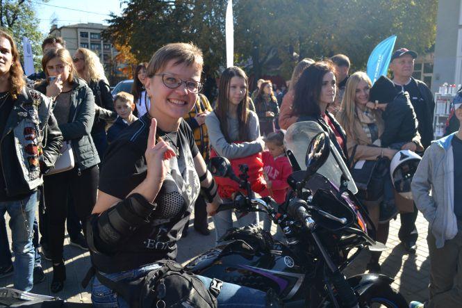 Новини Хмельницького - фото з Під рев моторів байкери закрили мотосезон у Хмельницькому (ФОТО) Під рев моторів байкери закрили мотосезон у Хмельницькому (ФОТО), фото №3 на сайті vsim.ua