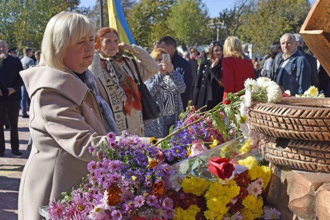 «Над воїном схилилась Богоматір» - У Жмеринці відкрили два пам’ятники Захисникам України, фото №3 на сайті 20minut.ua