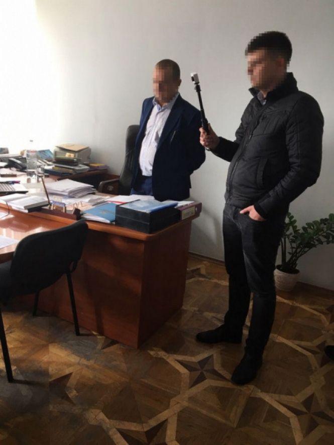 100 доларів за вагон. На Вінниччині посадовці залізниці попались на хабарі, фото №1 на сайті 20minut.ua